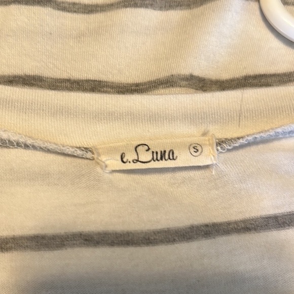 Like new women’s striped cuffed tee - Picture 3 of 5